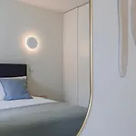 Hideout 아파트
