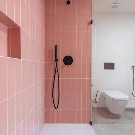 Hideout Apartment *